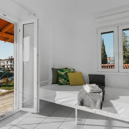 公寓式酒店 Pine In The Sea Ii Boutique Apartment-nikiti 3*